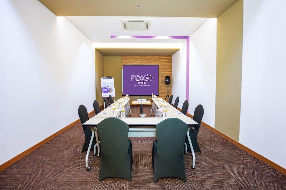 Fox Lite Hotel Metro Indah - Бандунг Екстериор снимка