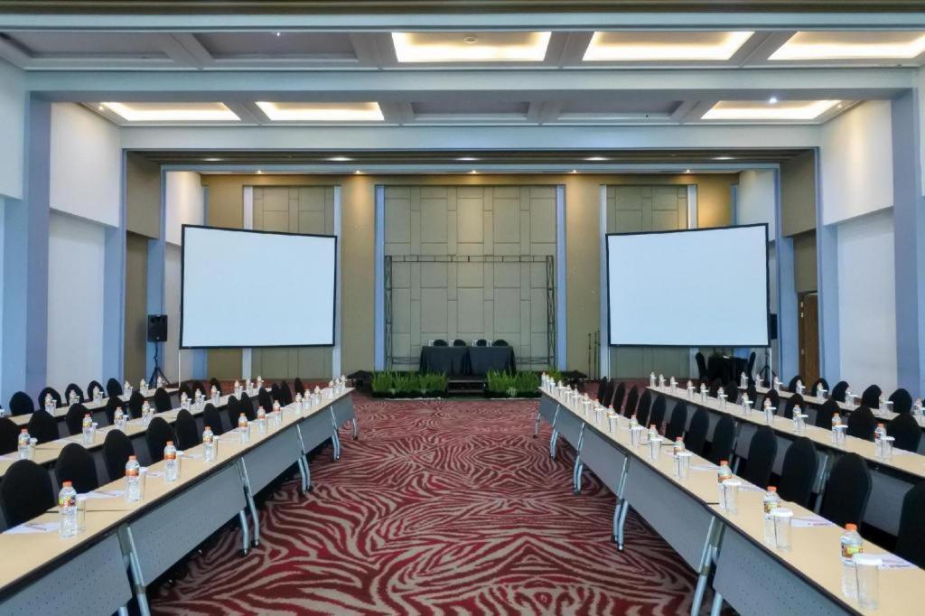 Fox Lite Hotel Metro Indah - Бандунг Екстериор снимка