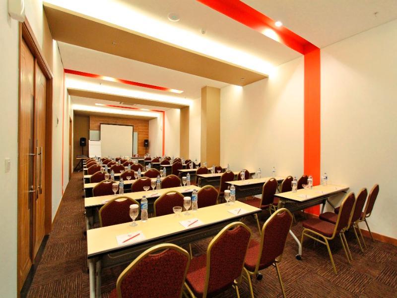 Fox Lite Hotel Metro Indah - Бандунг Екстериор снимка