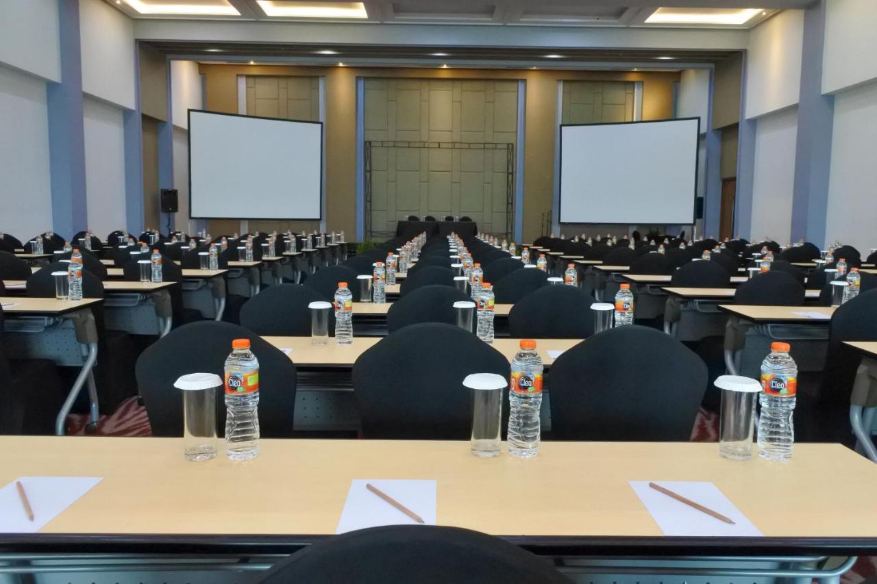 Fox Lite Hotel Metro Indah - Бандунг Екстериор снимка